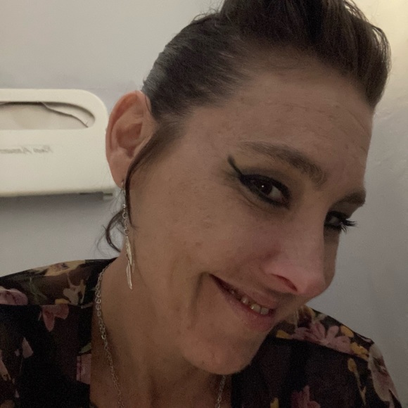 Meet your Posher, Jessica - Picture 8 of 13